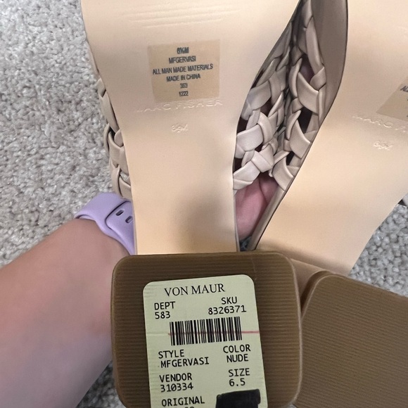 NWT Marc Fisher Heels - Picture 3 of 4